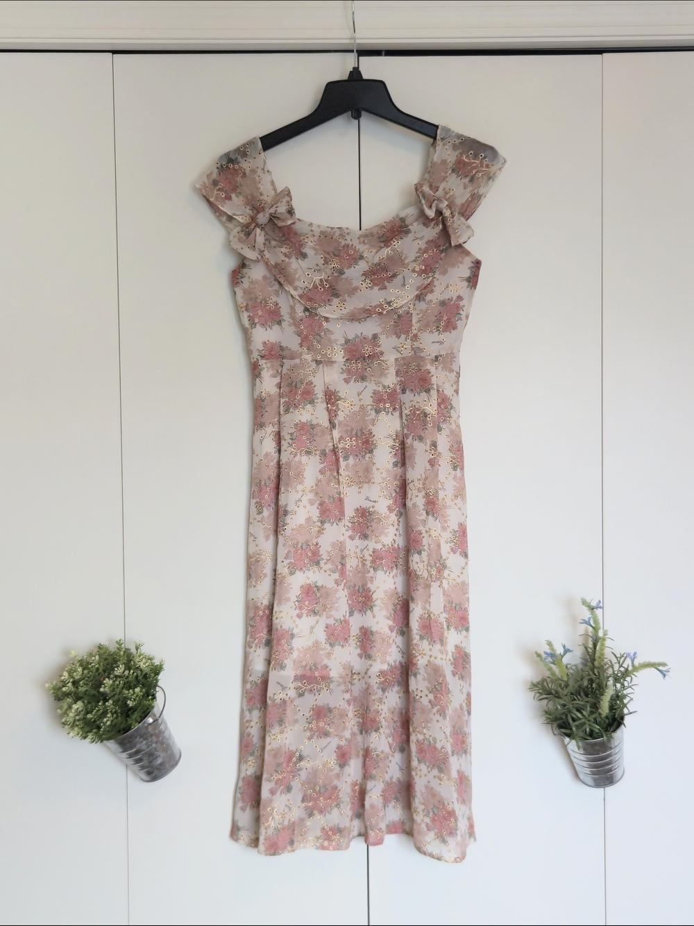 Floral Pink Cap-Sleeve Midi Dress
